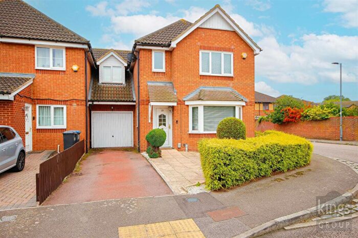 4 Bedroom House For Sale In Punchard Crescent, Enfield, EN3