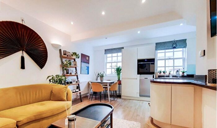 2 Bedroom Flat To Rent In Bridewell Place, London, E1W