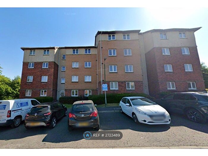 2 Bedroom Flat To Rent In Burnvale Place, Livingston, EH54