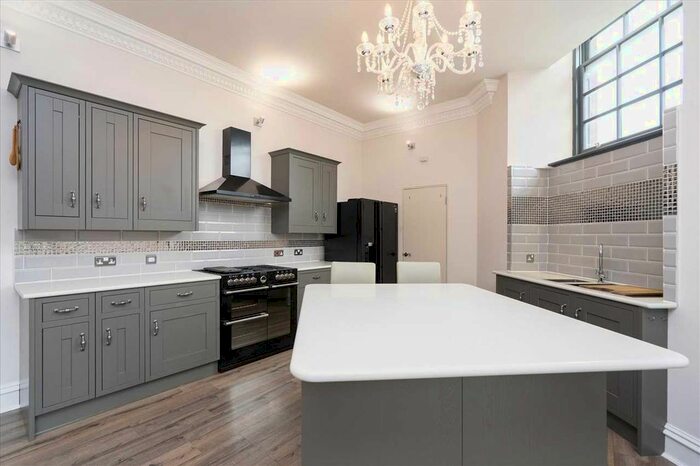 2 Bedroom Flat For Sale In Cow Wynd, Falkirk, FK1