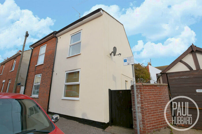 2 Bedroom Semi-Detached House To Rent In Tennyson Road, NR32