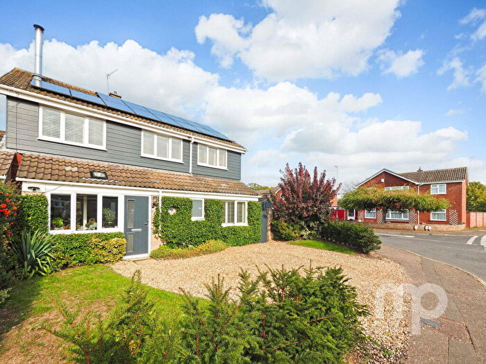 4 Bedroom Detached House For Sale In Ashleigh Gardens, Wymondham, Norfolk., NR18