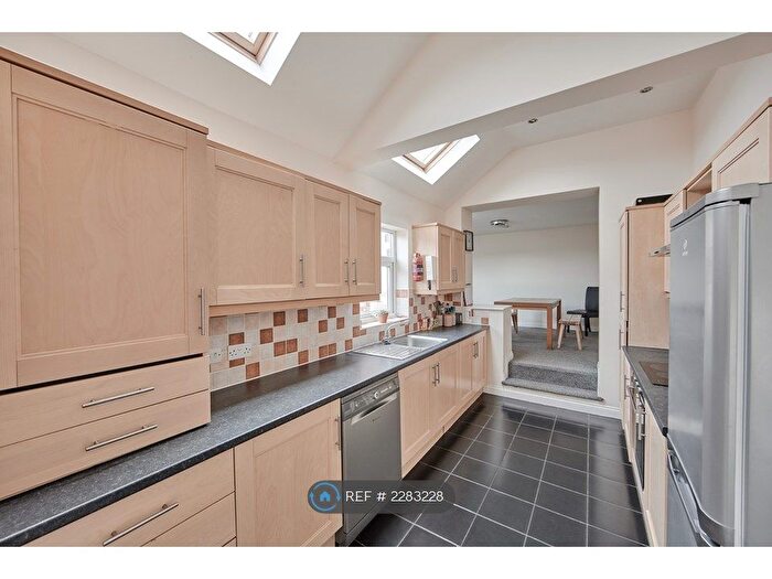 6 Bedroom Maisonette To Rent In Coniston Avenue, West Jesmond, Newcastle Upon Tyne, NE2