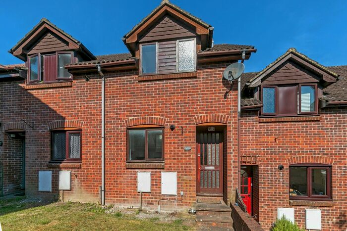 1 Bedroom Terraced House To Rent In Manor Close, Winchester, SO23