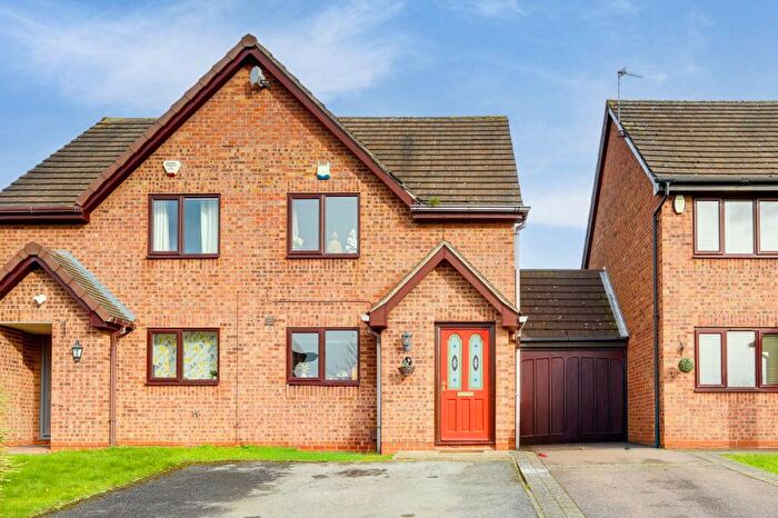2 Bedroom Semi Detached House For Sale In Lindale Close, Gamston, NG2