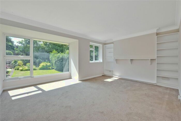 2 Bedroom Maisonette To Rent In Belvedere Close, Esher, Surrey, KT10