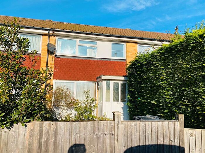 3 Bedroom Terraced House For Sale In Sark Close, Heston, Hounslow, TW5