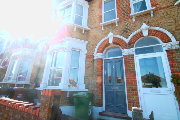 3 Bedroom House To Rent In Perry Hill, Forest Hill, SE23