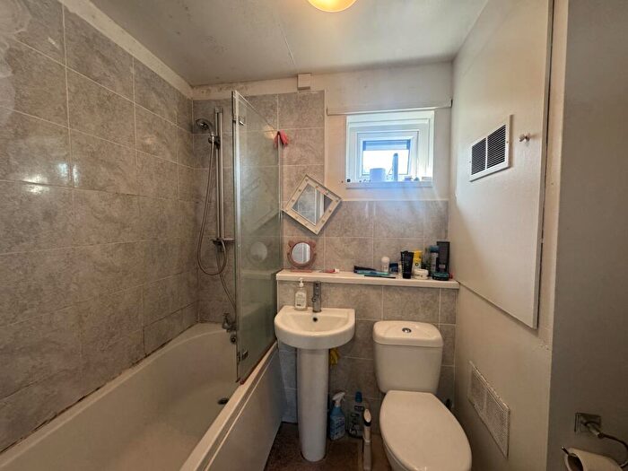1 Bedroom Flat For Sale In Brighton Road, Leicester, LE5