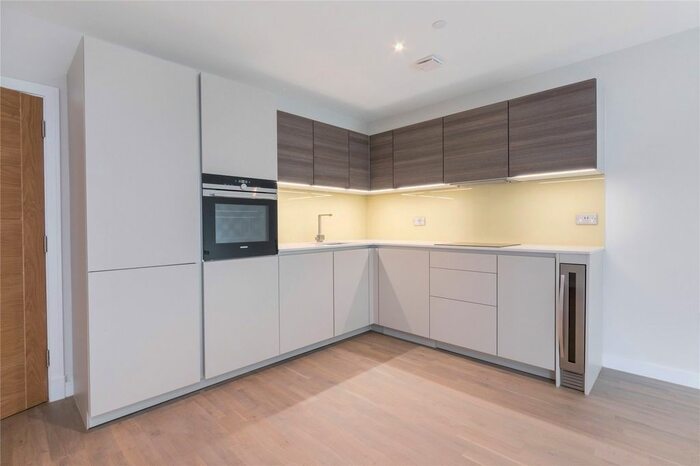 2 Bedroom Flat To Rent In Viridium Apartments, - Finchley Road, NW3