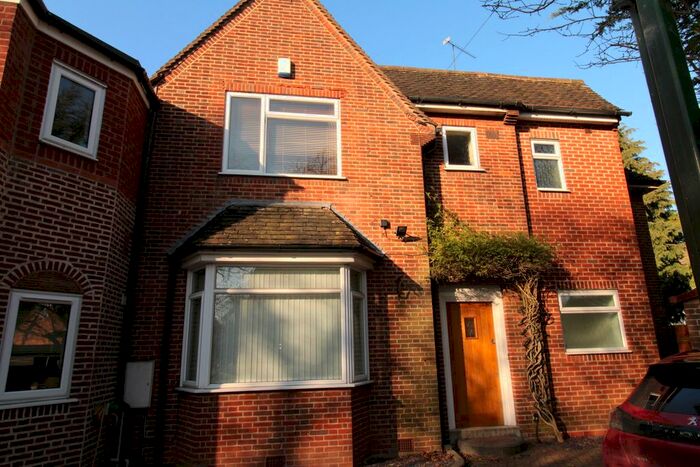 3 Bedroom Semi-Detached House To Rent In Pershore Road, Selly Park, Birmingham B29