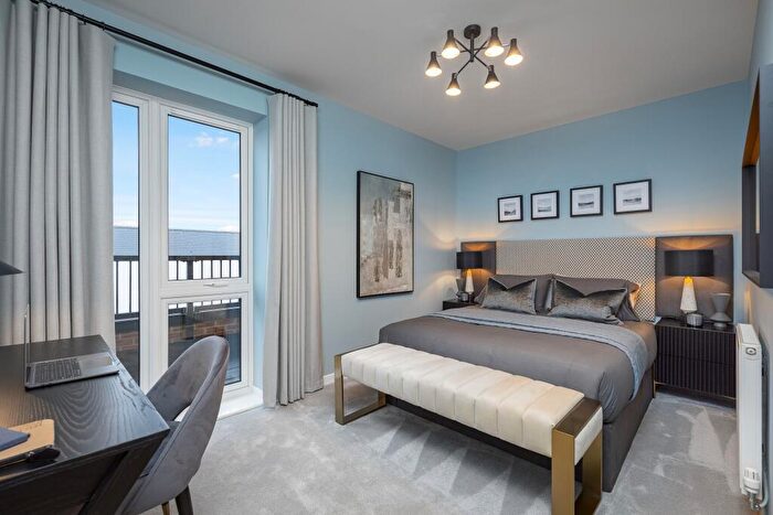 2 Bedroom Apartment For Sale In Suttons Lane, Havering, Hornchurch, RM12