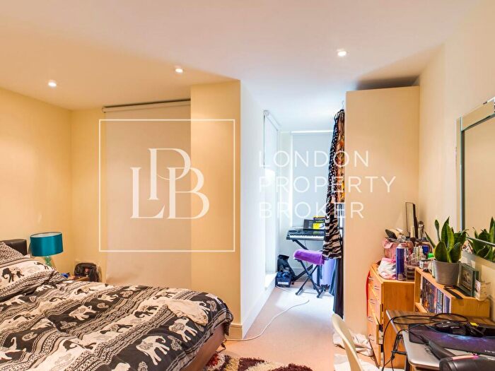 3 Bedroom Apartment To Rent In Indescon Square, London, E14