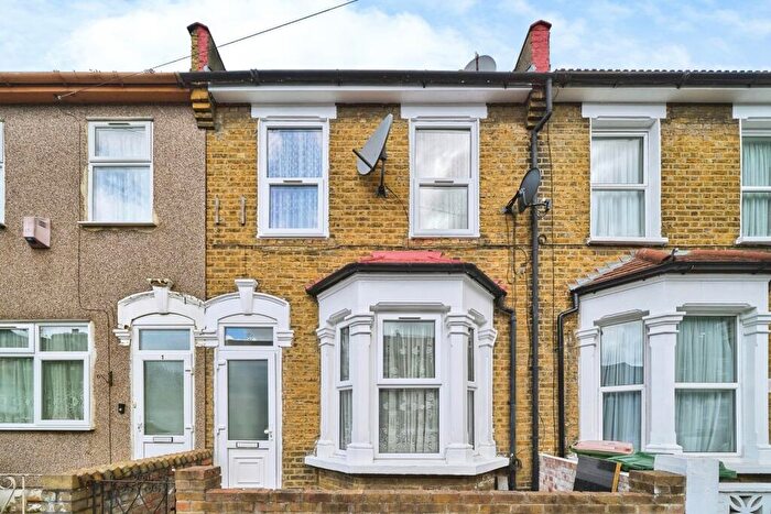 3 Bedroom Terraced House For Sale In Tweedmouth Road, London, E13