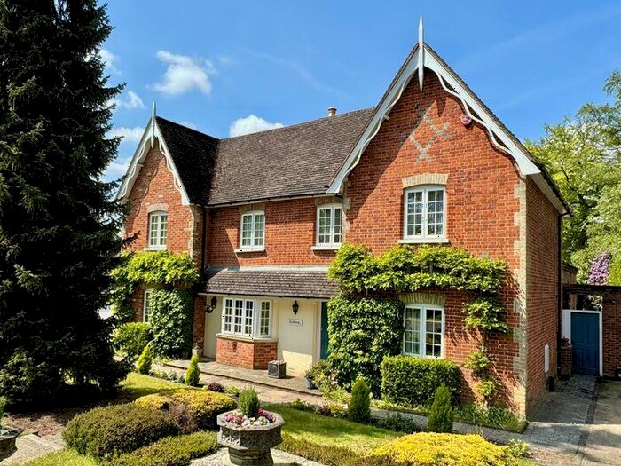 5 Bedroom Detached House For Sale In Shepherds Lane, Windlesham, GU20