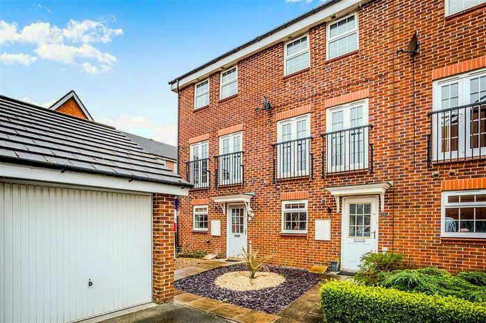 3 Bedroom House To Rent In The Coppice, Lindley, Huddersfield, HD3