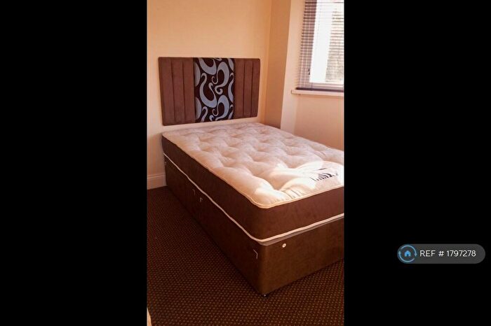 4 Bedroom Flat To Rent In Sir Harrys Road, Birmingham, B5