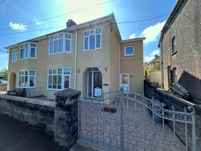 4 Bedroom Semi-Detached House For Sale In Station Road, Pontyberem, Llanelli, SA15