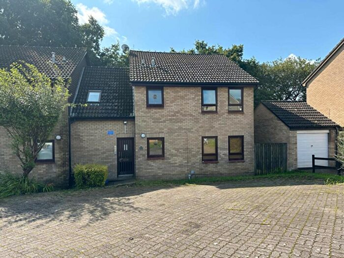 1 Bedroom Flat To Rent In Rhodfa'r Eos, Cwmrhydyceirw, SA6