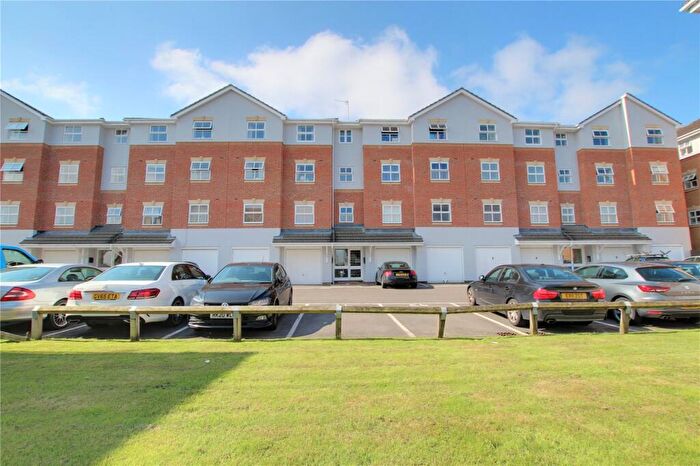 2 Bedroom Apartment To Rent In Elm Park, Reading, Berkshire, RG30