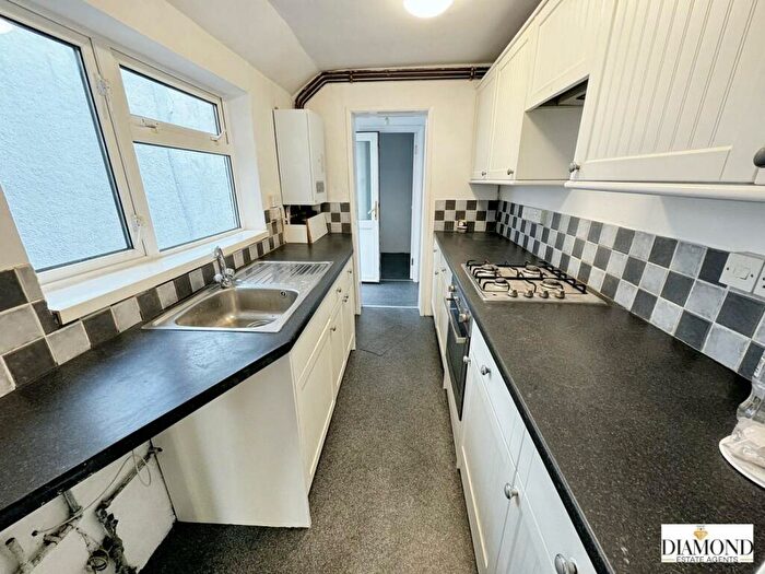 3 Bedroom End Of Terrace House For Sale In East View Place, Tiverton, Devon, EX16