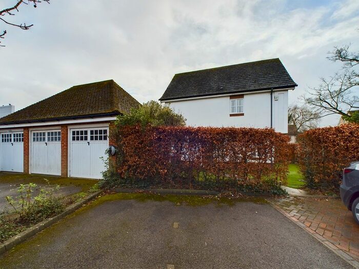 3 Bedroom Semi-Detached House To Rent In Jill Grey Place, Hitchin, SG4