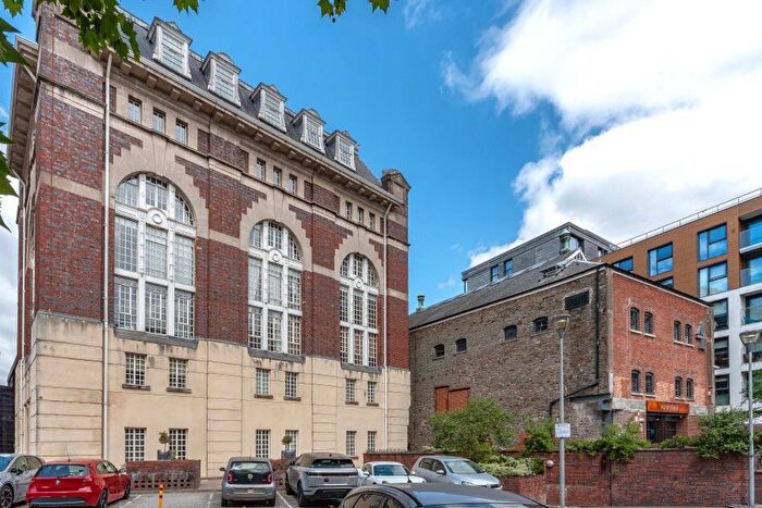 1 Bedroom Flat To Rent In The Tower - City Centre, BS1