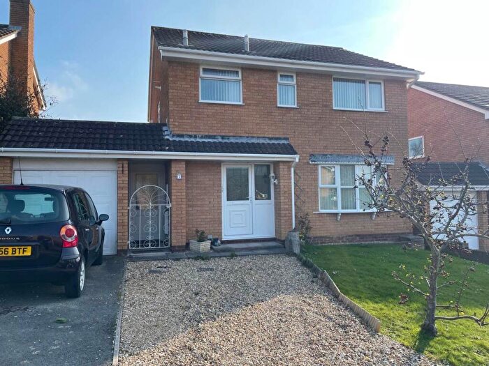 4 Bedroom House To Rent In Southdown, Worle, Weston-super-Mare, BS22