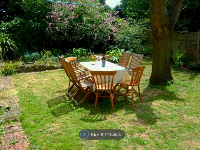 2 Bedroom Maisonette To Rent In Avington Grove, London, SE20