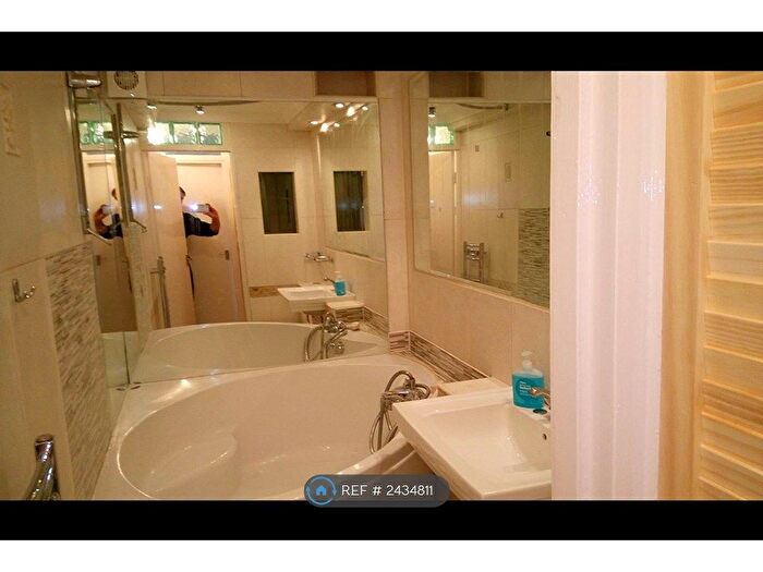 Studio To Rent In Farnham Road, Slough, SL2