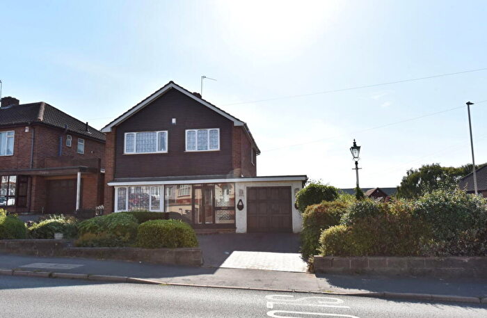 3 Bedroom Detached House For Sale In Pensnett, Tansey Green Road, DY5