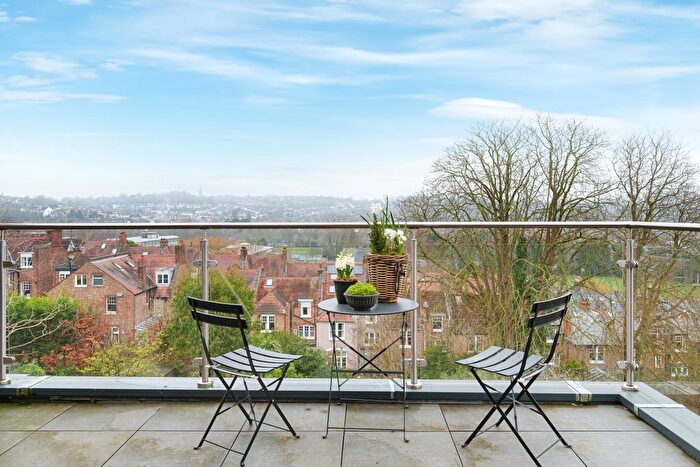 2 Bedroom Flat To Rent In Wolseley Road, London, N8