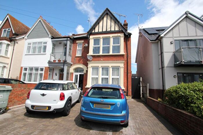 1 Bedroom Flat For Sale In Genesta Road, Westcliff On Sea, SS0