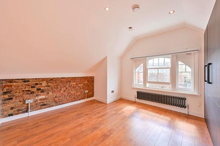 2 Bedroom Flat To Rent In Ridge Road, Crouch End, London, N8
