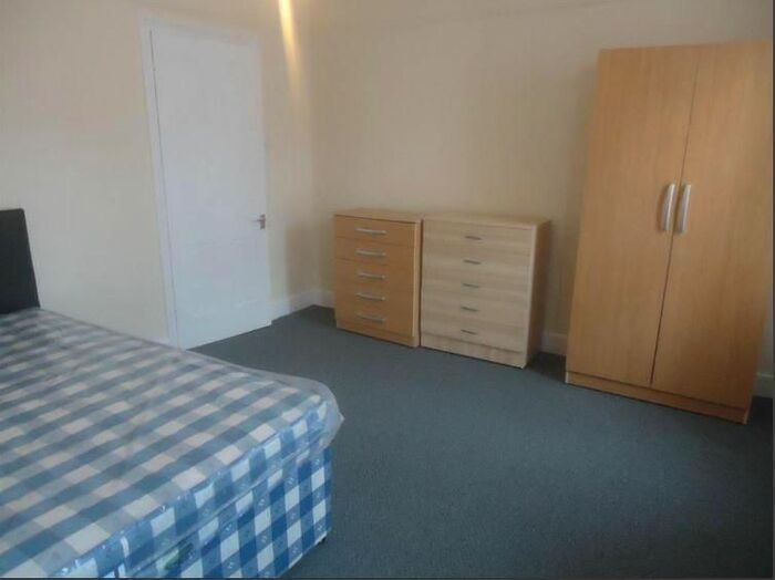 5 Bedroom Terraced House To Rent In Gathorne Road, Wood Green, N22