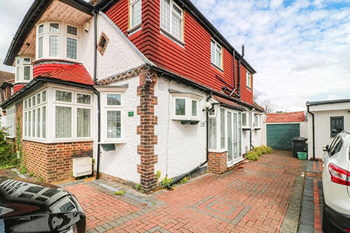 4 Bedroom Semi Detached House To Rent In Eden Way, Beckenham, BR3