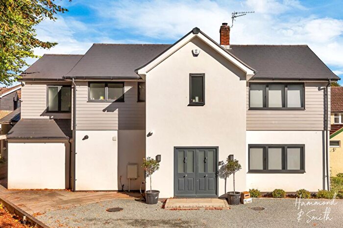 4 Bedroom Detached House For Sale In Kendal Avenue, Epping, CM16