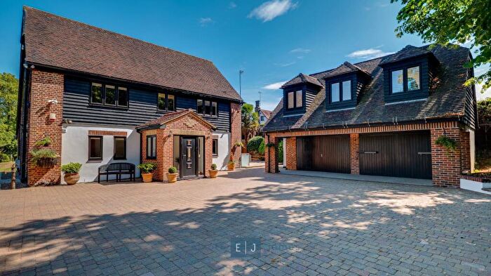 6 Bedroom Detached House For Sale In High Road, Loughton, IG10