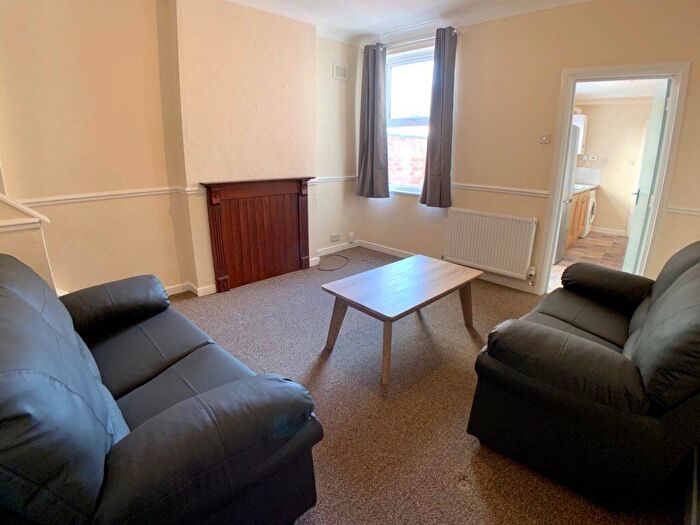 3 Bedroom Terraced House To Rent In Windermere Street, Leicester, LE2