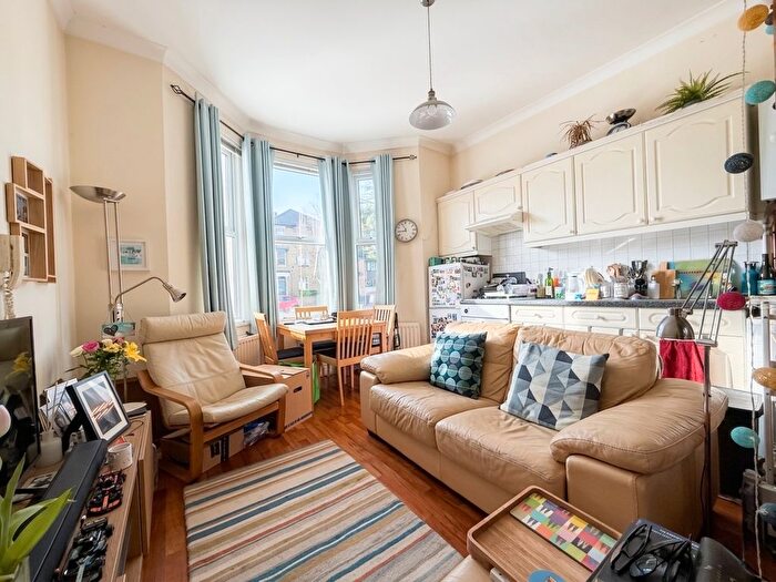 1 Bedroom Flat To Rent In Cedar Road, Sutton, SM2