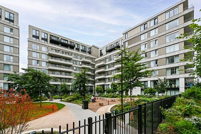 1 Bedroom Flat To Rent In Westfield Avenue, Stratford, London, E20