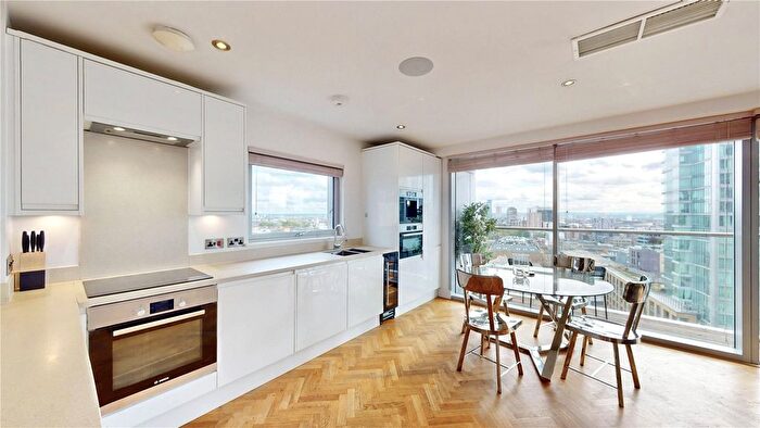 2 Bedroom Flat For Sale In Commercial Road, Whitechapel, Aldgate, London, E1