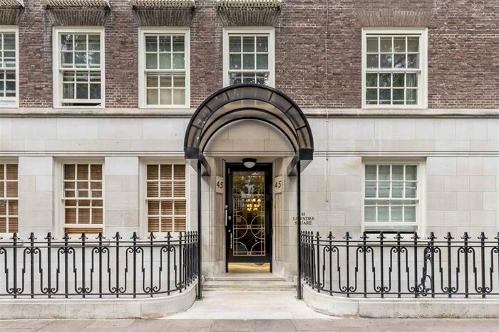 3 Bedroom Flat To Rent In Lowndes Square, London, SW1X