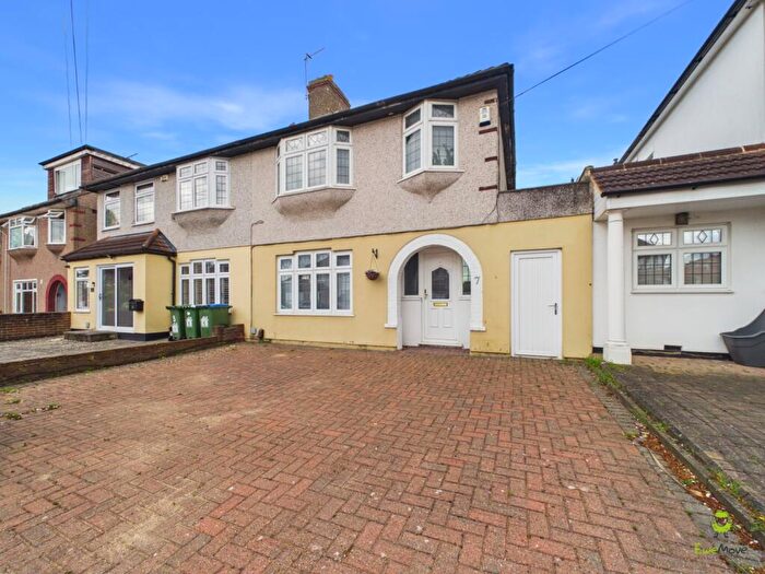 3 Bedroom Semi Detached House For Sale In Whitfield Road, Bexleyheath, Kent, DA7