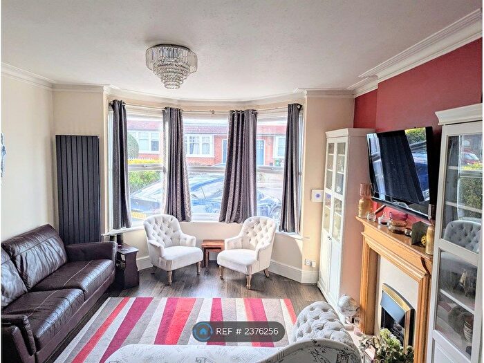 4 Bedroom Semi-Detached House To Rent In Milton Road, Wallington, SM6