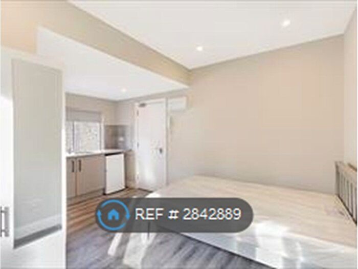 Studio To Rent In Wandle Bank, Croydon, CR0