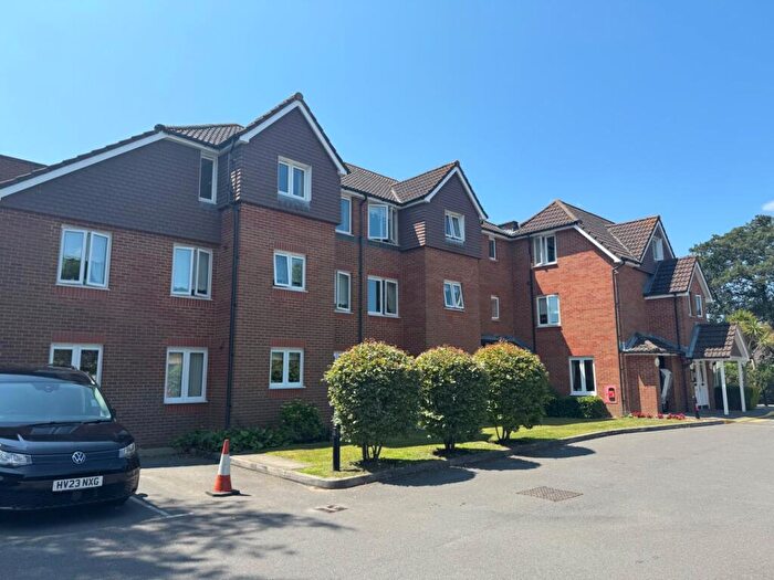 1 Bedroom Flat For Sale In Heathlands Court, Beaulieu Road, Dibden Purlieu, Southampton, Hampshire, SO45