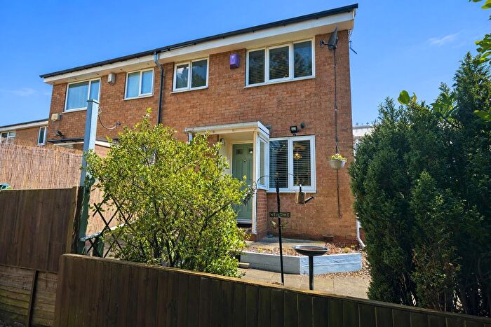 1 Bedroom Property For Sale In Santa Monica Grove, Idle, Bradford, BD10