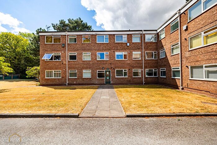 2 Bedroom Flat For Sale In Station Road, Sutton Coldfield, West Midlands, B73