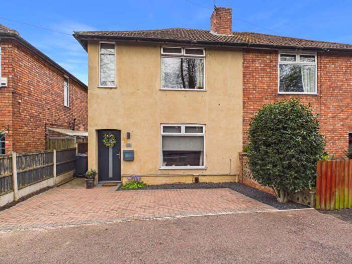 3 Bedroom Semi Detached House For Sale In Kings Road, Melton Mowbray, Leicestershire, LE13